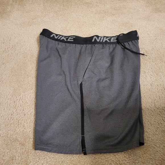 Nike Dri-fit Shorts - Picture 5 of 6